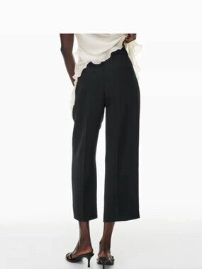 Aritzia Wilfred Effortless Crop Crepette, black, size 2